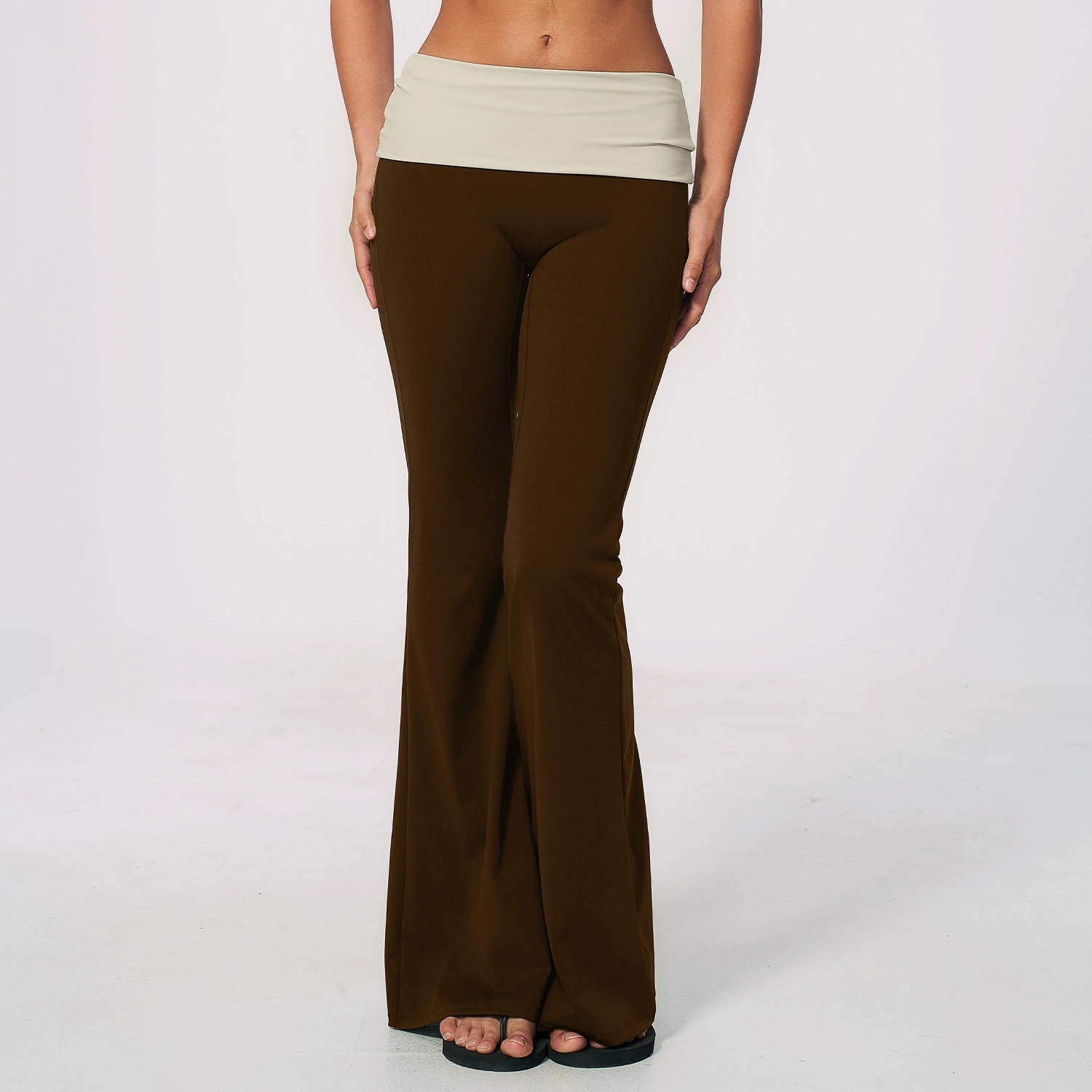 Opvouwbare taille yoga flared  - J-Yoga Fitness recensie en prijs